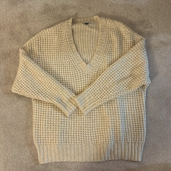 American Eagle V-Neck Off the Shoulder Sweater - Picture 1 of 4
